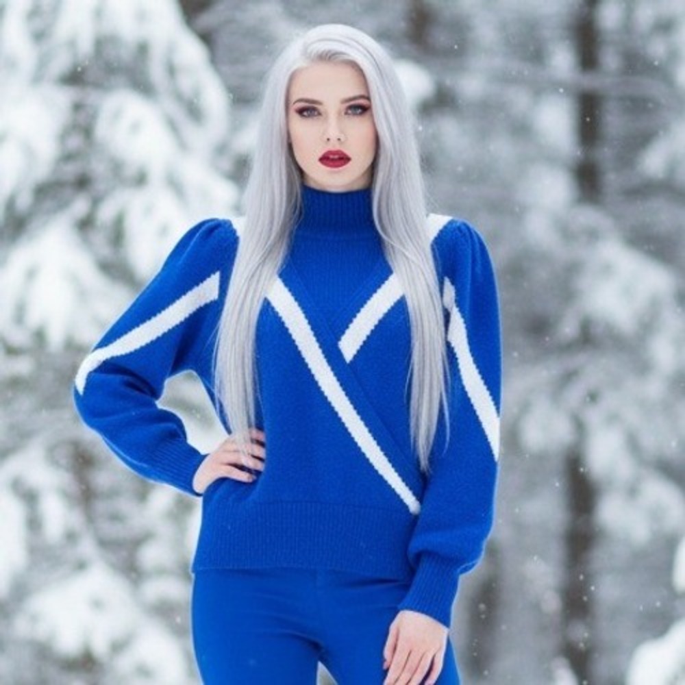 Vintage Inspiration Small Blue Angora Accented‎ Sweater Royal Blue 80's